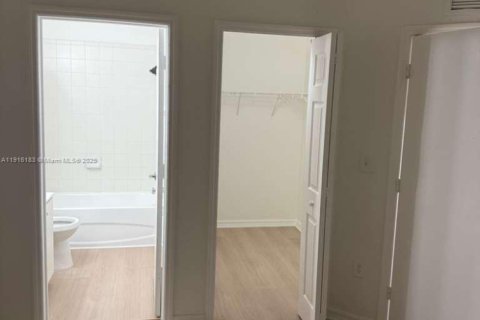 Снять в аренду кондоминиум в Хомстед, Флорида 2 спальни, 75.72м2, № 1973655 - фото 14