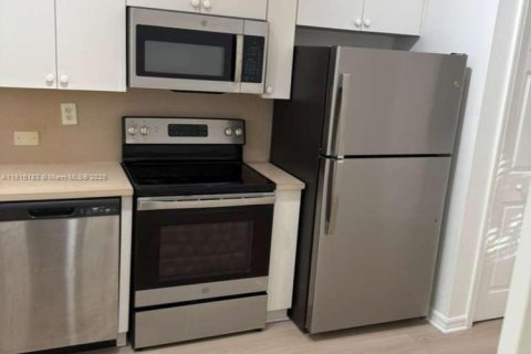 Снять в аренду кондоминиум в Хомстед, Флорида 2 спальни, 75.72м2, № 1973655 - фото 6