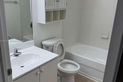 Снять в аренду кондоминиум в Хомстед, Флорида 2 спальни, 75.72м2, № 1973655 - фото 17