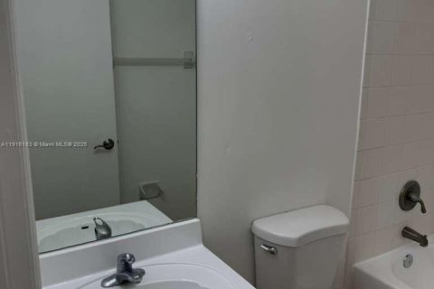 Снять в аренду кондоминиум в Хомстед, Флорида 2 спальни, 75.72м2, № 1973655 - фото 13