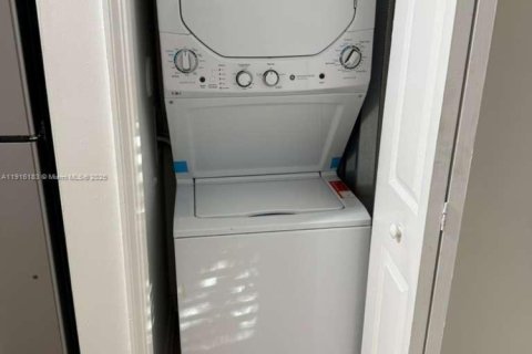 Снять в аренду кондоминиум в Хомстед, Флорида 2 спальни, 75.72м2, № 1973655 - фото 18