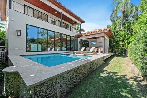 Купить виллу или дом в Майами-Бич, Флорида 4 спальни, 312.8м2, № 1971938 - фото 15