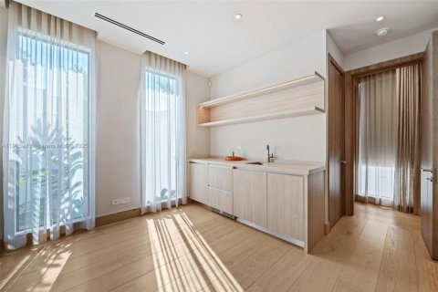 Купить виллу или дом в Майами-Бич, Флорида 4 спальни, 312.8м2, № 1971938 - фото 22