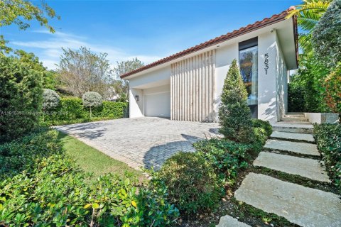 Купить виллу или дом в Майами-Бич, Флорида 4 спальни, 312.8м2, № 1971938 - фото 29