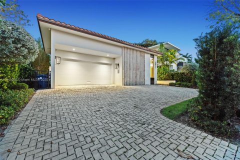 Купить виллу или дом в Майами-Бич, Флорида 4 спальни, 312.8м2, № 1971938 - фото 8