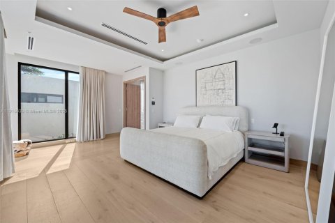Купить виллу или дом в Майами-Бич, Флорида 4 спальни, 312.8м2, № 1971938 - фото 19