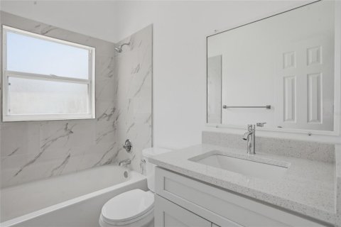 Casa en venta en Kissimmee, Florida, 4 dormitorios, 216.56 m2 № 2216792 - foto 16