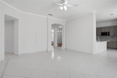 Casa en venta en Kissimmee, Florida, 4 dormitorios, 216.56 m2 № 2216792 - foto 10