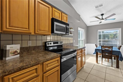 Casa en venta en Tampa, Florida, 3 dormitorios, 189.43 m2 № 2308918 - foto 11