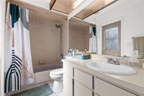 Casa en venta en Tampa, Florida, 3 dormitorios, 189.43 m2 № 2308918 - foto 18