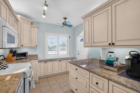 Copropriété à vendre à Holmes Beach, Floride: 2 chambres, 98.2 m2 № 2396733 - photo 2