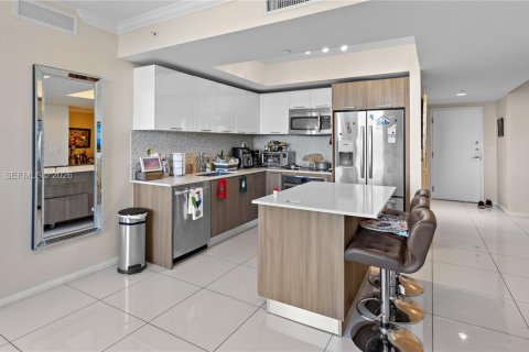 Copropriété à louer à Doral, Floride: 2 chambres, 97.73 m2 № 1999898 - photo 10