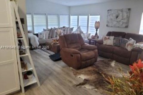 Casa en venta en Miami, Florida, 2 dormitorios, 108.7 m2 № 1971130 - foto 5