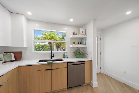 Villa ou maison à vendre à Longboat Key, Floride: 2 chambres, 124.21 m2 № 2196115 - photo 13