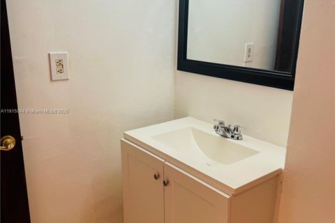 Купить кондоминиум в Майами, Флорида 1 спальня, 74.32м2, № 1970214 - фото 5