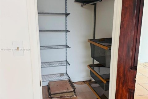 Купить кондоминиум в Майами, Флорида 1 спальня, 74.32м2, № 1970214 - фото 9