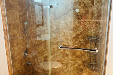 Купить кондоминиум в Майами, Флорида 1 спальня, 74.32м2, № 1970214 - фото 4