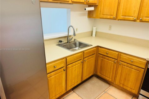 Купить кондоминиум в Майами, Флорида 1 спальня, 74.32м2, № 1970214 - фото 6