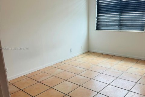 Купить кондоминиум в Майами, Флорида 1 спальня, 74.32м2, № 1970214 - фото 7