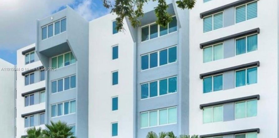 Кондоминиум с 1 спальней в Майами, Флорида № 1970214