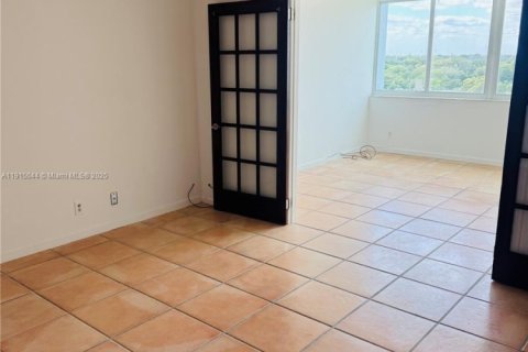 Купить кондоминиум в Майами, Флорида 1 спальня, 74.32м2, № 1970214 - фото 3