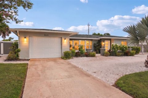 House in Venice, Florida 3 bedrooms, 168.9 sq.m. № 2323983