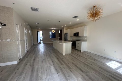 Copropriété à louer à Doral, Floride: 3 chambres, 132.39 m2 № 1932416 - photo 10