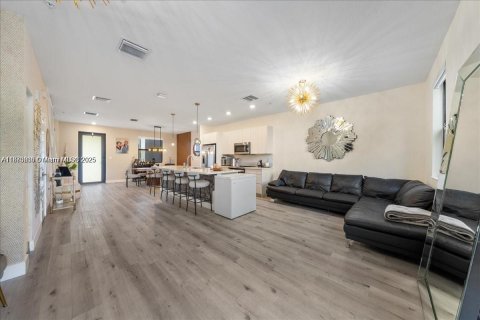 Copropriété à louer à Doral, Floride: 3 chambres, 132.39 m2 № 1932416 - photo 13