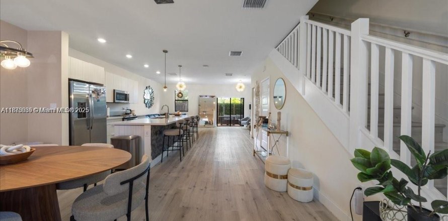 Condominio en Doral, Florida, 3 dormitorios № 1932416