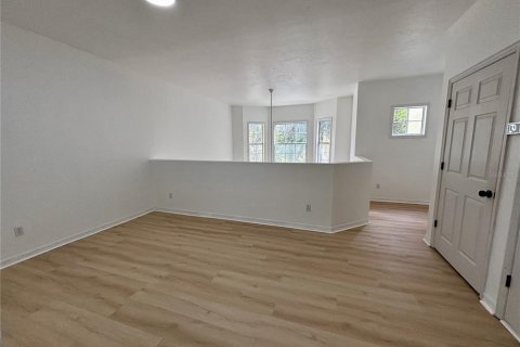 Touwnhouse à vendre à Gainesville, Floride: 2 chambres, 147.53 m2 № 1903926 - photo 11
