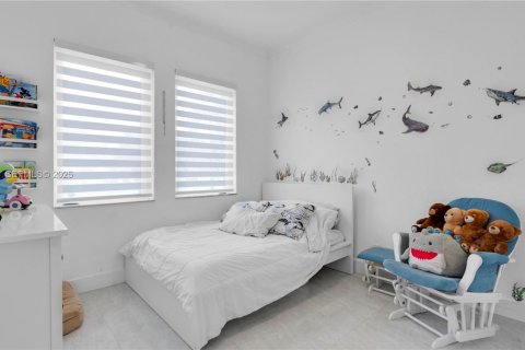 House in Miramar, Florida 3 bedrooms, 125.6 sq.m. № 1992742 - photo 6