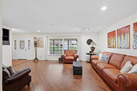 Villa ou maison à vendre à Valrico, Floride: 4 chambres, 179.3 m2 № 2399422 - photo 16