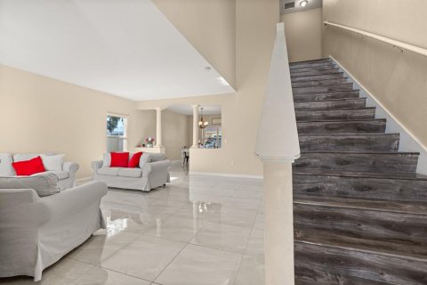 House in Kissimmee, Florida 4 bedrooms, 260.68 sq.m. № 1657063 - photo 4