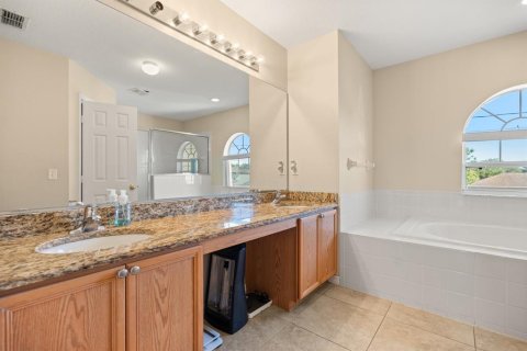 House in Kissimmee, Florida 4 bedrooms, 260.68 sq.m. № 1657063 - photo 28