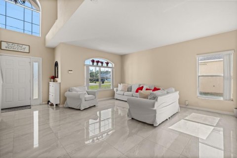 House in Kissimmee, Florida 4 bedrooms, 260.68 sq.m. № 1657063 - photo 6