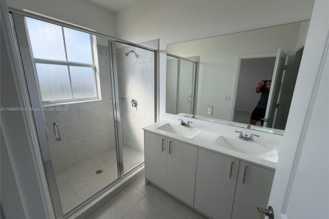 House in Homestead, Florida 4 bedrooms № 2016453 - photo 16