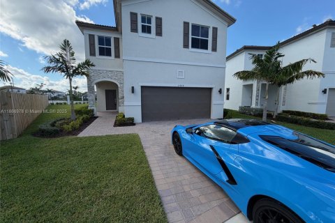 House in Homestead, Florida 4 bedrooms № 2016453