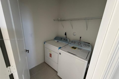 House in Homestead, Florida 4 bedrooms № 2016453 - photo 19