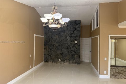 Villa ou maison à louer à Miramar, Floride: 3 chambres, 180.97 m2 № 1997371 - photo 3