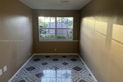 Villa ou maison à louer à Miramar, Floride: 3 chambres, 180.97 m2 № 1997371 - photo 12