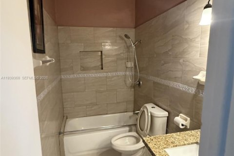 Villa ou maison à louer à Miramar, Floride: 3 chambres, 180.97 m2 № 1997371 - photo 17