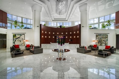 Condominio en venta en Sunny Isles Beach, Florida, 2 dormitorios, 176.51 m2 № 2062579 - foto 27