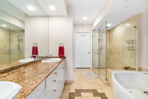Condominio en venta en Sunny Isles Beach, Florida, 2 dormitorios, 176.51 m2 № 2062579 - foto 14