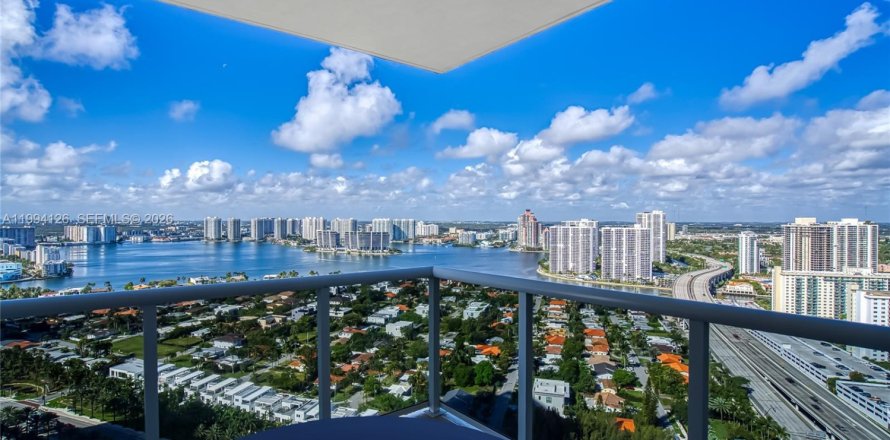 Condominio en Sunny Isles Beach, Florida, 2 dormitorios  № 2062579
