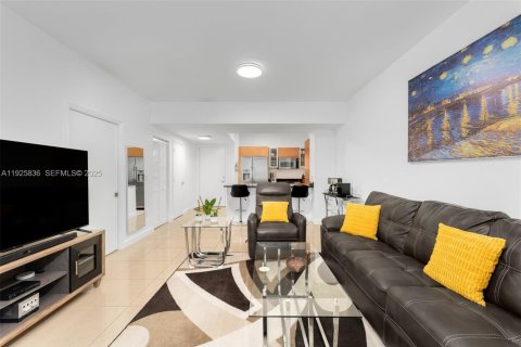 Купить кондоминиум в Майами, Флорида 1 спальня, 64.29м2, № 1984304 - фото 9