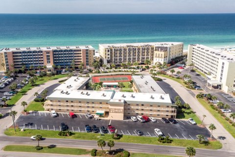 Condo in Fort Walton Beach, Florida, 2 bedrooms  № 560083 - photo 1