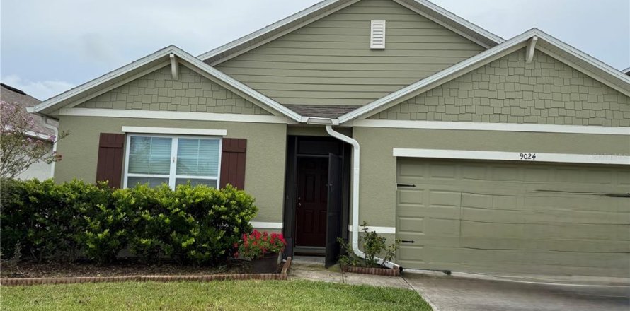 Villa ou maison à Kissimmee, Floride 4 chambres, 170.01 m2 № 1893594
