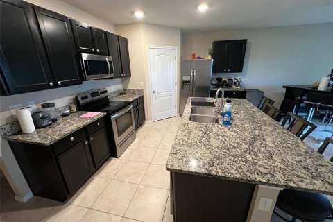 Villa ou maison à louer à Kissimmee, Floride: 4 chambres, 170.01 m2 № 1893594 - photo 5