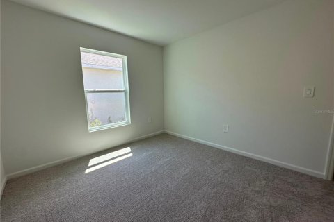 House in Eustis, Florida 4 bedrooms, 169.55 sq.m. № 2378934 - photo 12
