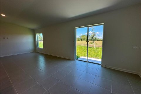 House in Eustis, Florida 4 bedrooms, 169.55 sq.m. № 2378934 - photo 6